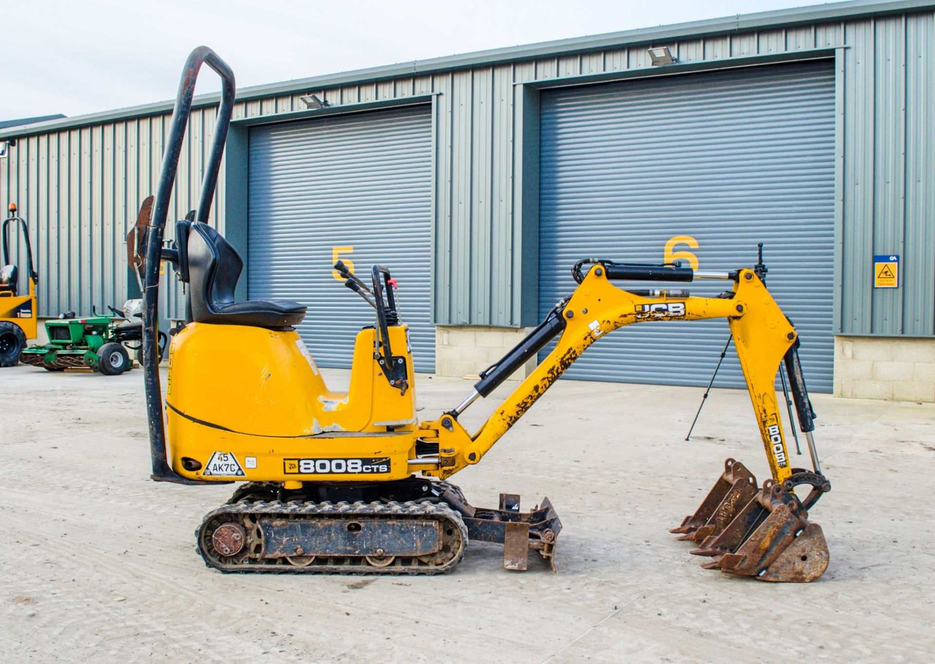 JCB 8008CTS 0.8 tonne rubber tracked mini excavator Year: 2014 S/N: 2410577 Recorded Hours: piped, - Image 7 of 22