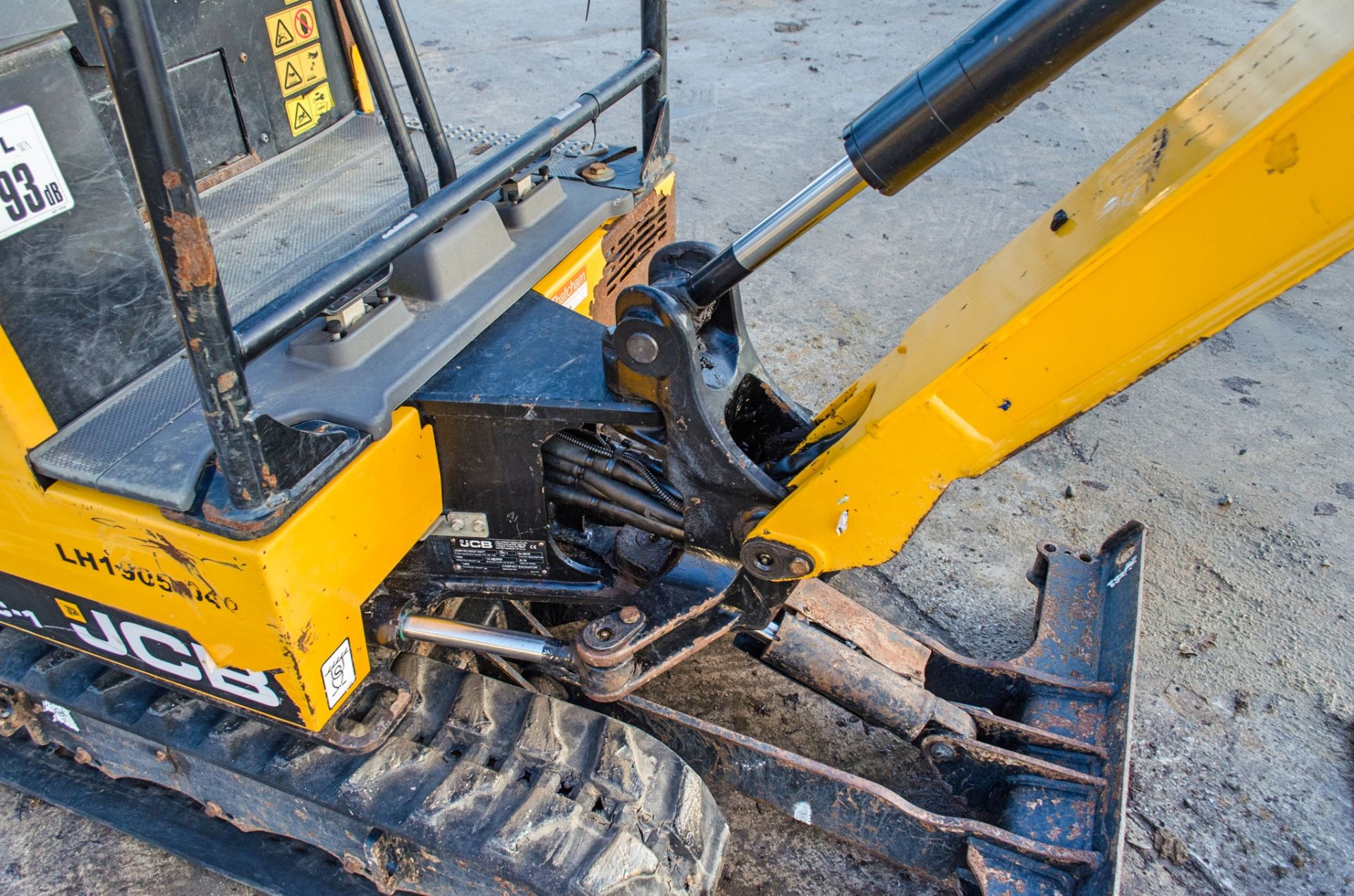 JCB 15C-2 1.5 tonne rubber tracked mini excavator Year: 2019 S/N: 2710277 Recorded Hours: 908 piped, - Image 15 of 21