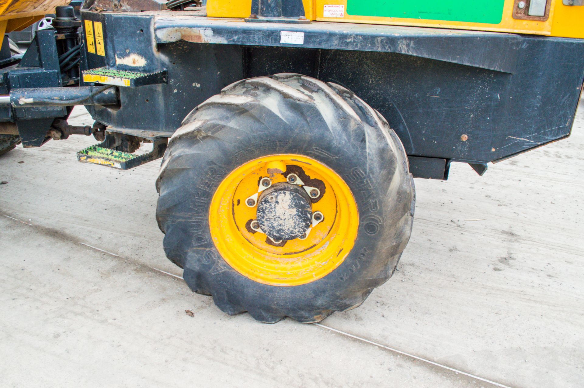 JCB 6T 6 tonne swivel skip dumper Year: 2015 S/N: FFRL8262  Recorded Hours: 1485 c/w V5 A677198 - Image 9 of 21