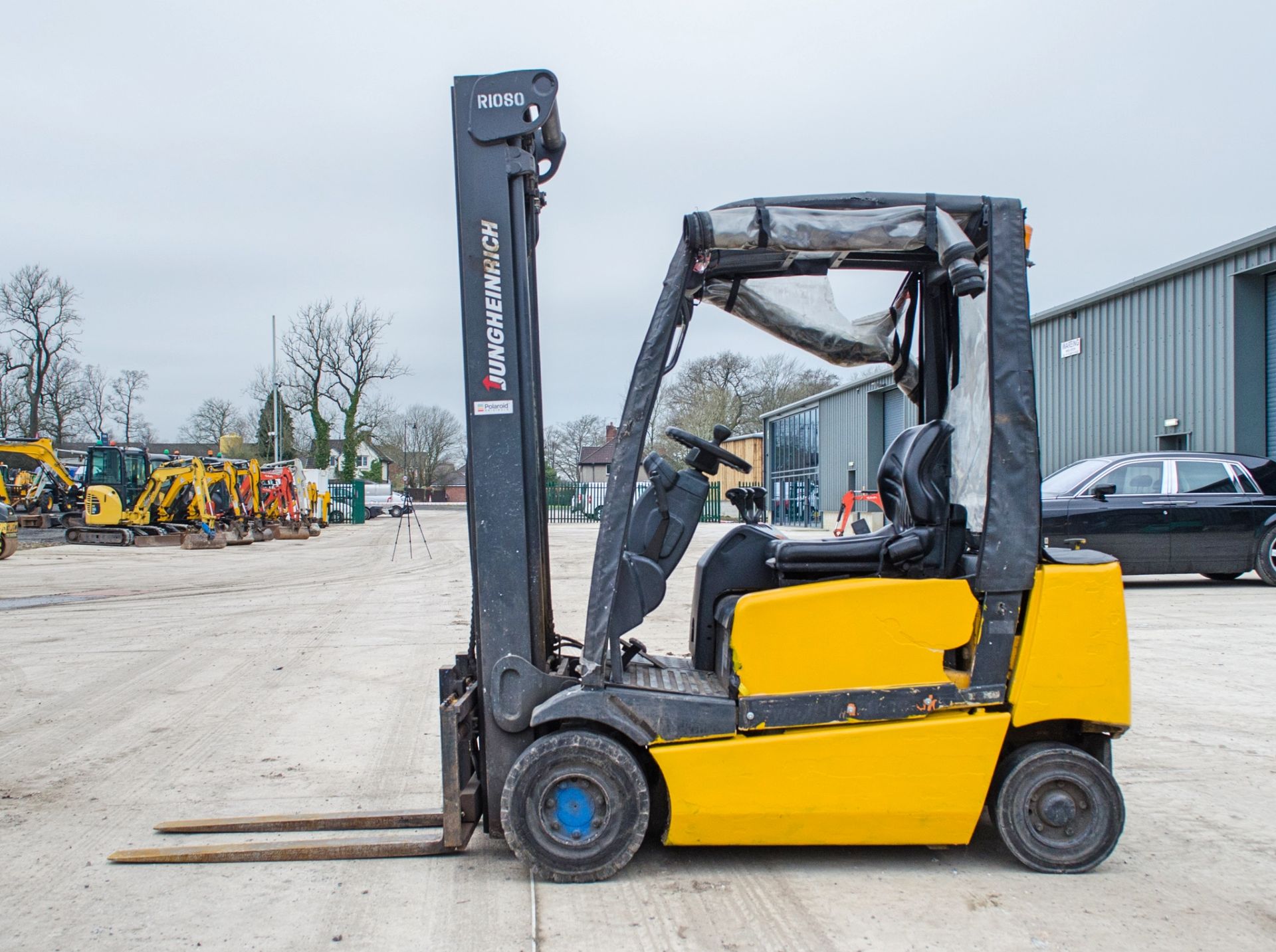 Jungheinrich EFGV-16 battery electric fork lift truck Year: 1999 S/N: 89910995 c/w battery charger - Image 7 of 14