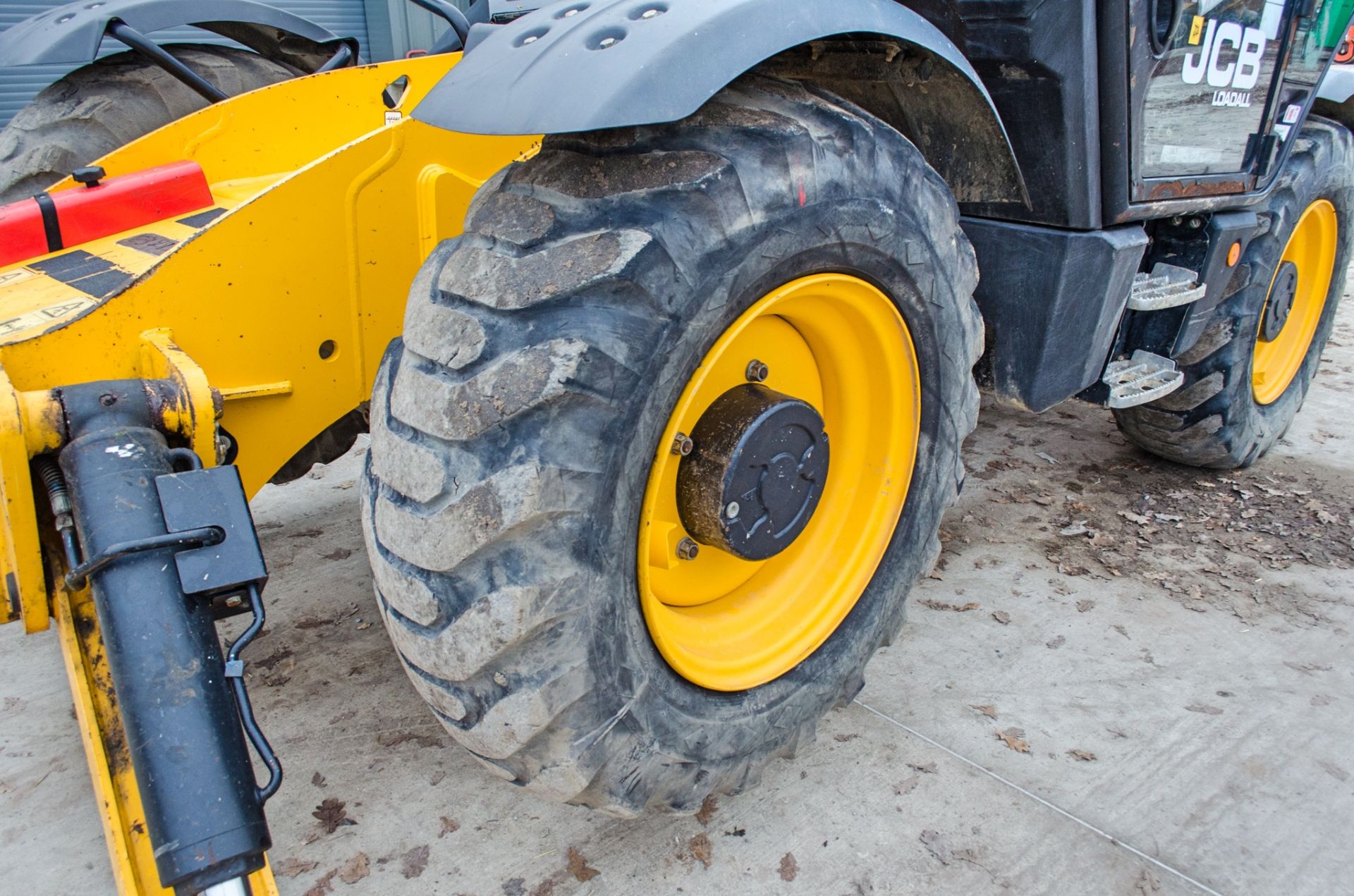 JCB 540-140 14 metre Hi-Viz telescopic handler Year: 2018 S/N: 2730059 Recorded Hours: 2613 E329275 - Image 13 of 23