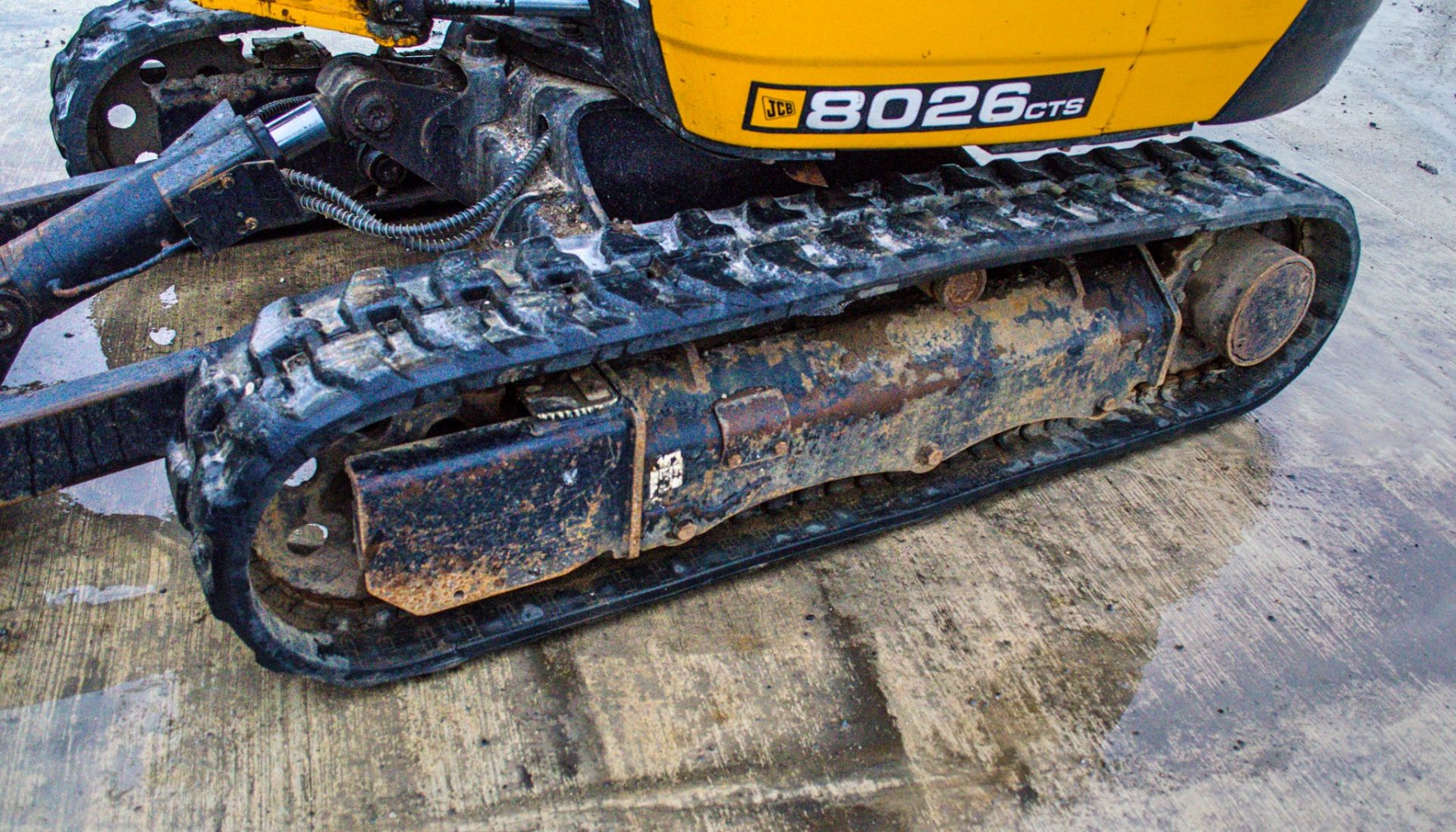 JCB 8026 CTS 2.6 tonne rubber tracked mini excavator Year: 2018 S/N: 2675344 Recorded Hours: 2346 - Image 9 of 23