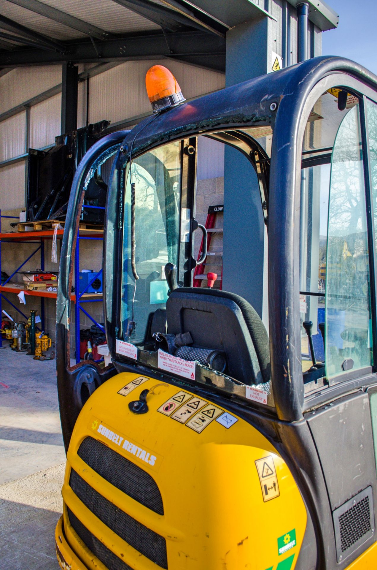 JCB 8018 CTS 1.8 tonne rubber tracked mini excavator Year: 2017 S/N: 2583567 Recorded Hours: Not - Image 21 of 21