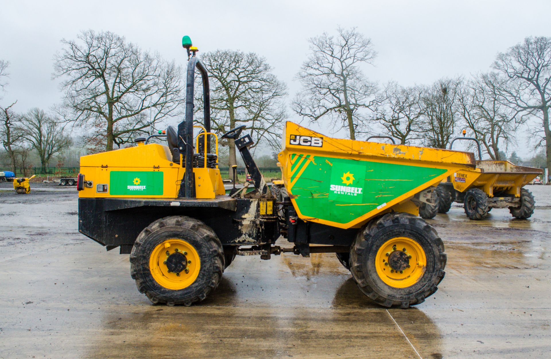 JCB 6 tonne straight skip dumper Year: 2015 S/N: RK8303 Recorded Hours: 01518 c/w V5 A680973 - Image 7 of 21