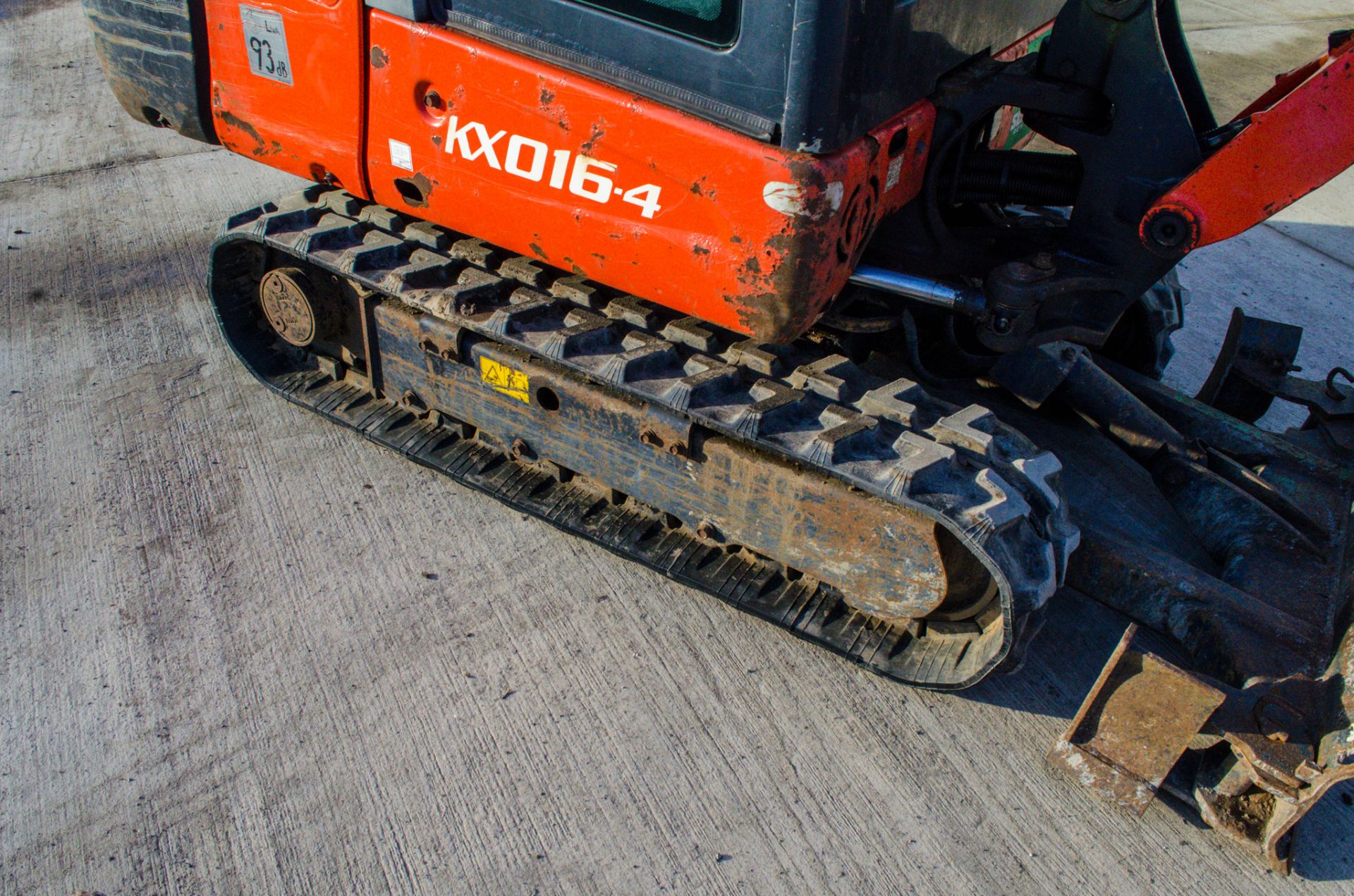 Kubota KX016-4 1.6 tonne rubber tracked mini excavator Year: 2014 S/N: 57579 Recorded Hours: 1952 - Image 9 of 23