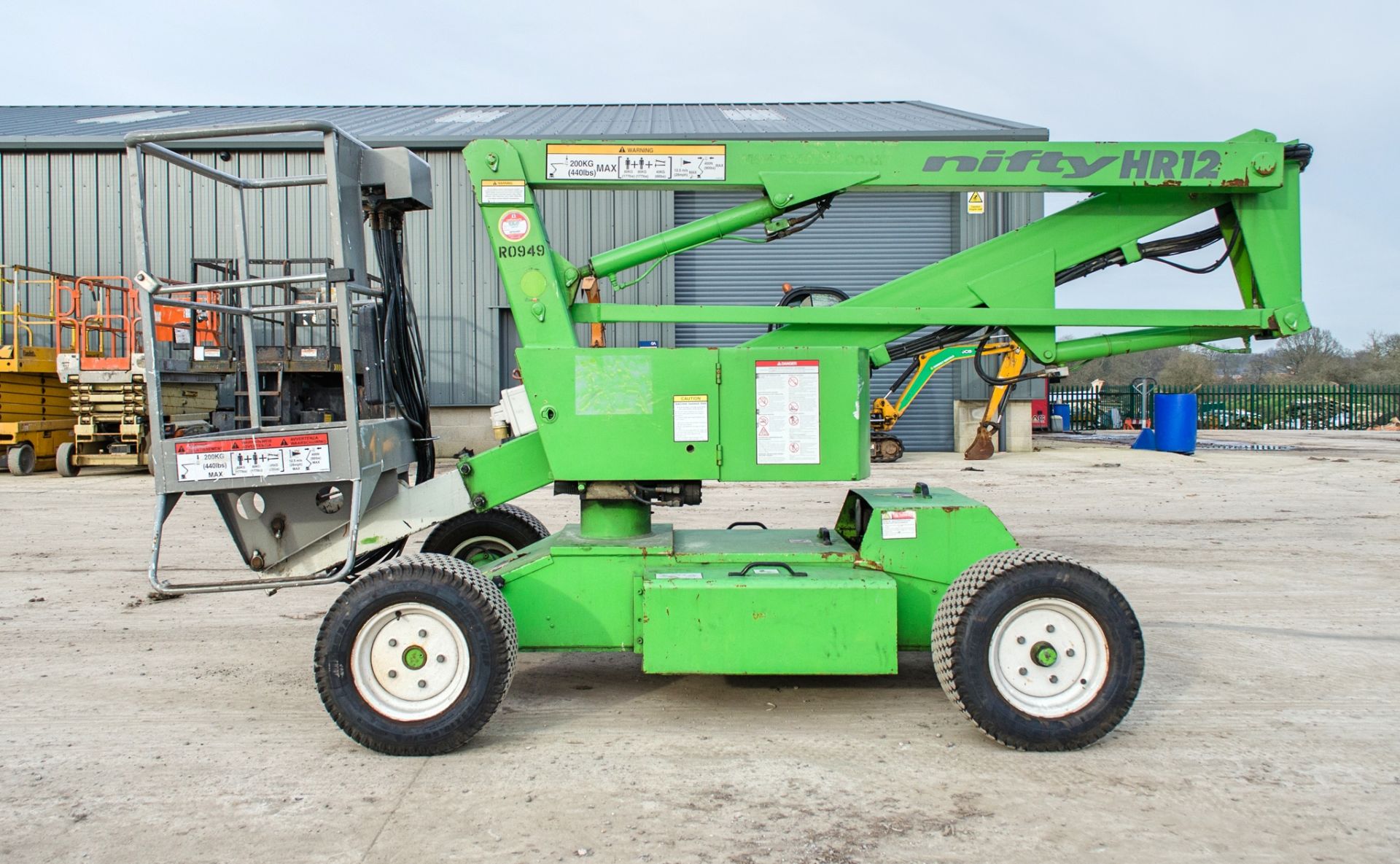 Nifty HR12 Heightrider battery electric/diesel articulated boom lift access platform Year: 2003 S/N: - Image 8 of 18