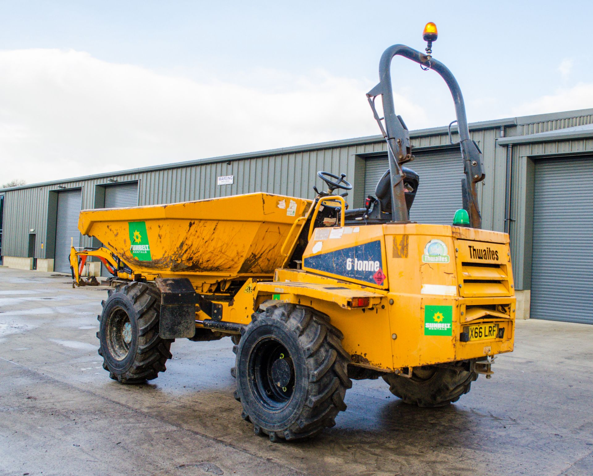 Thwaites 6 tonne swivel skip dumper Year: 2014 S/N: 1C6984 Recorded Hours: 2194 A634780 - Image 4 of 24