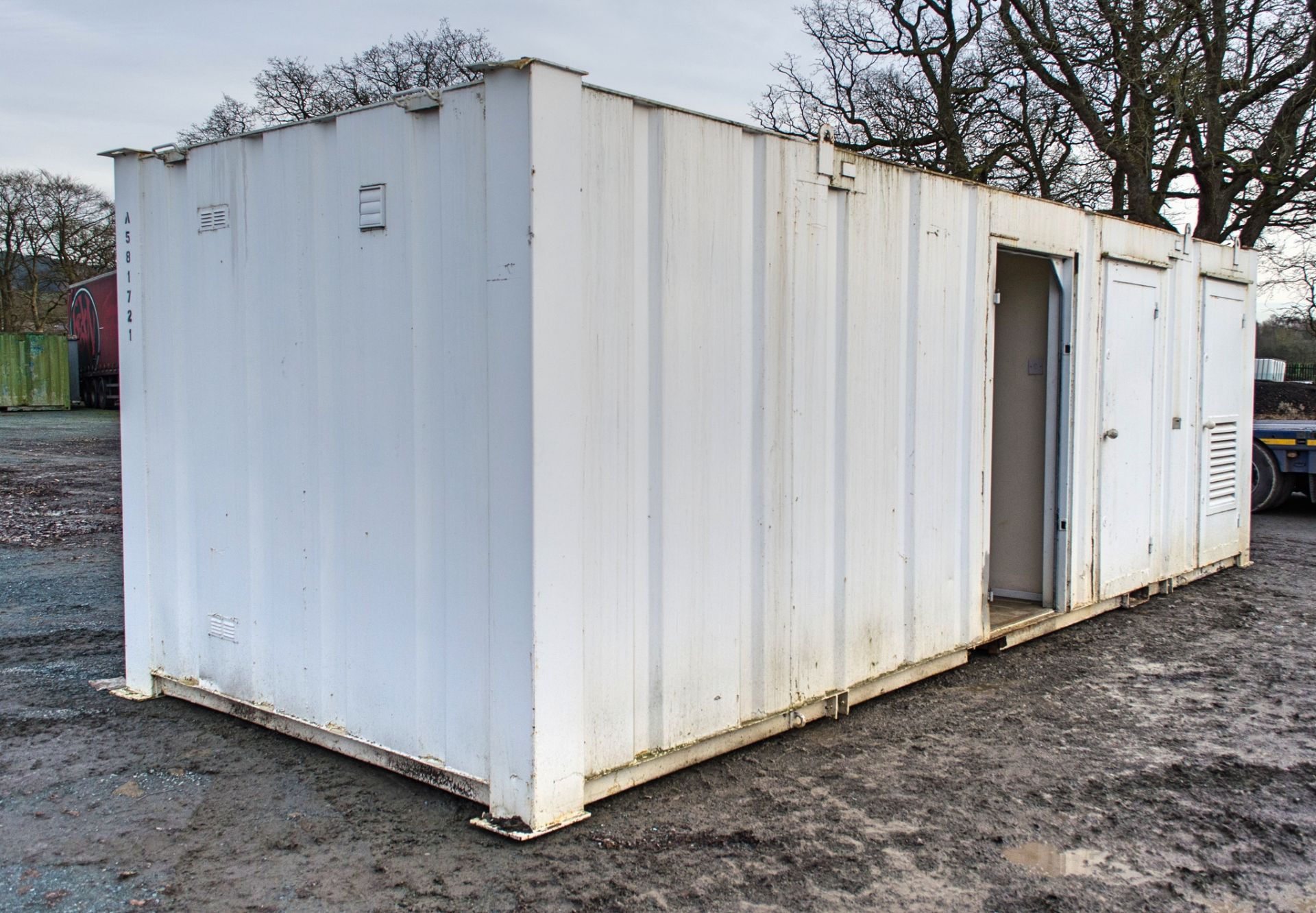 24 ft x 9 ft steel welfare site unit Comprising of: Canteen area, toilet & generator room c/w keys & - Image 2 of 8