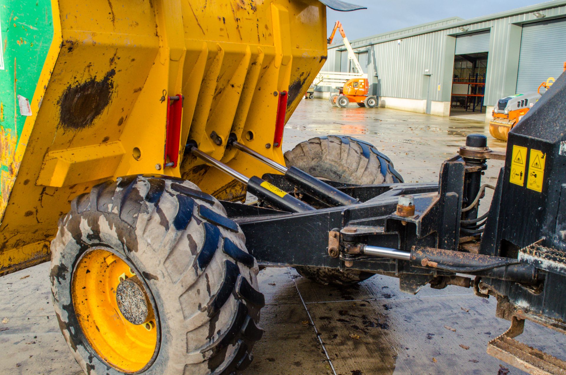 JCB 9T 9 tonne straight skip dumper Year: 2015 S/N: FRM8237  Recorded Hours: 2582 A681019 - Image 16 of 20