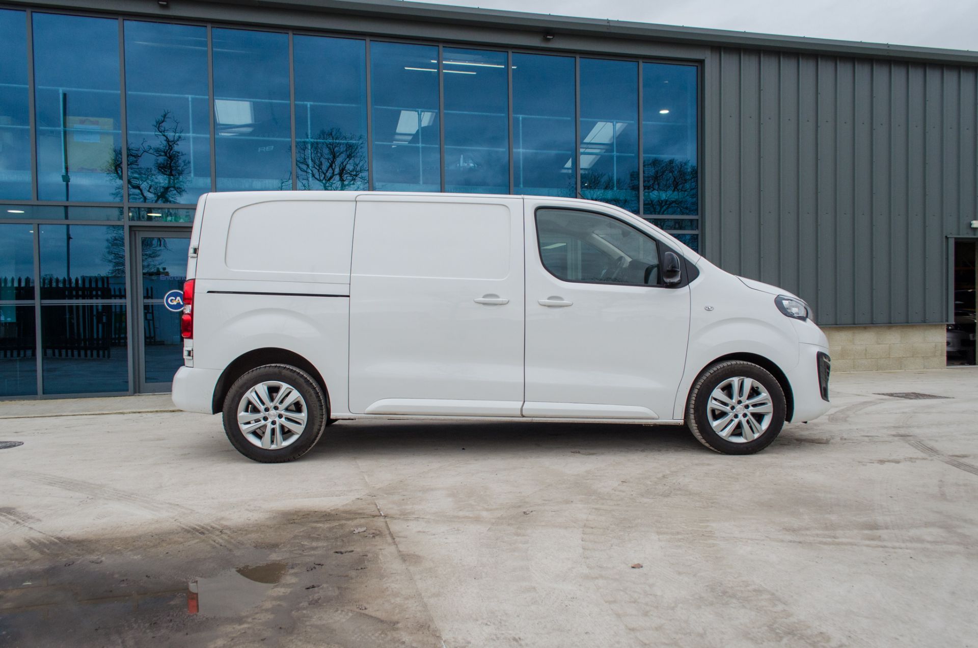 Peugeot Expert Asphalt Premium 2.0 HDi panel van Registration Number: OV22 FWZ Date of Registration: - Image 7 of 31