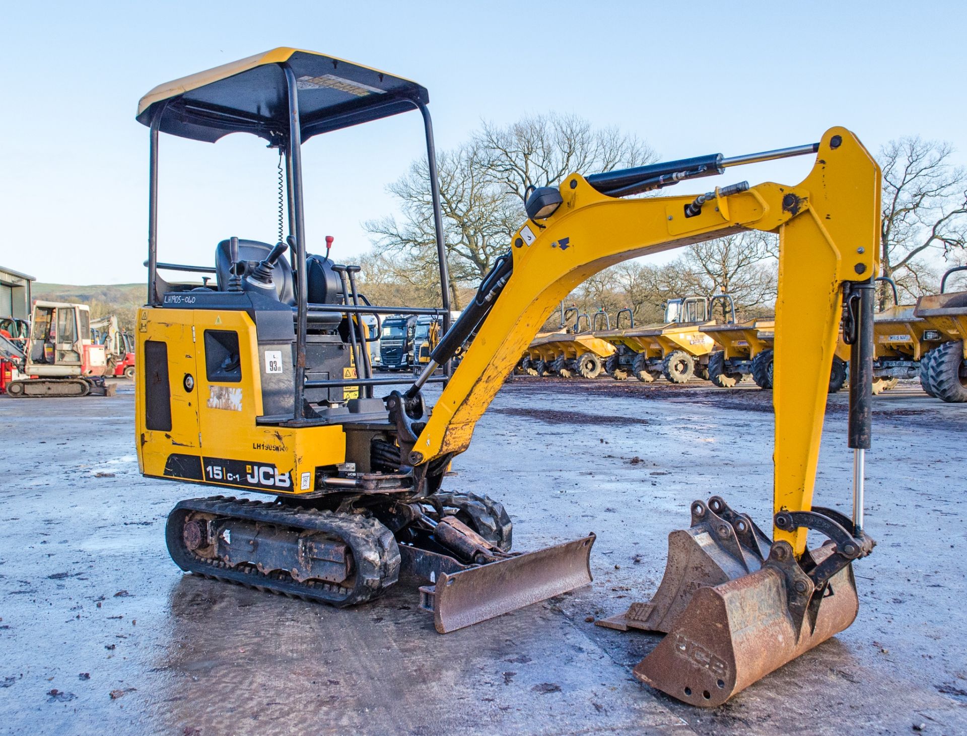 JCB 15C-2 1.5 tonne rubber tracked mini excavator Year: 2019 S/N: 2710277 Recorded Hours: 908 piped, - Image 2 of 21