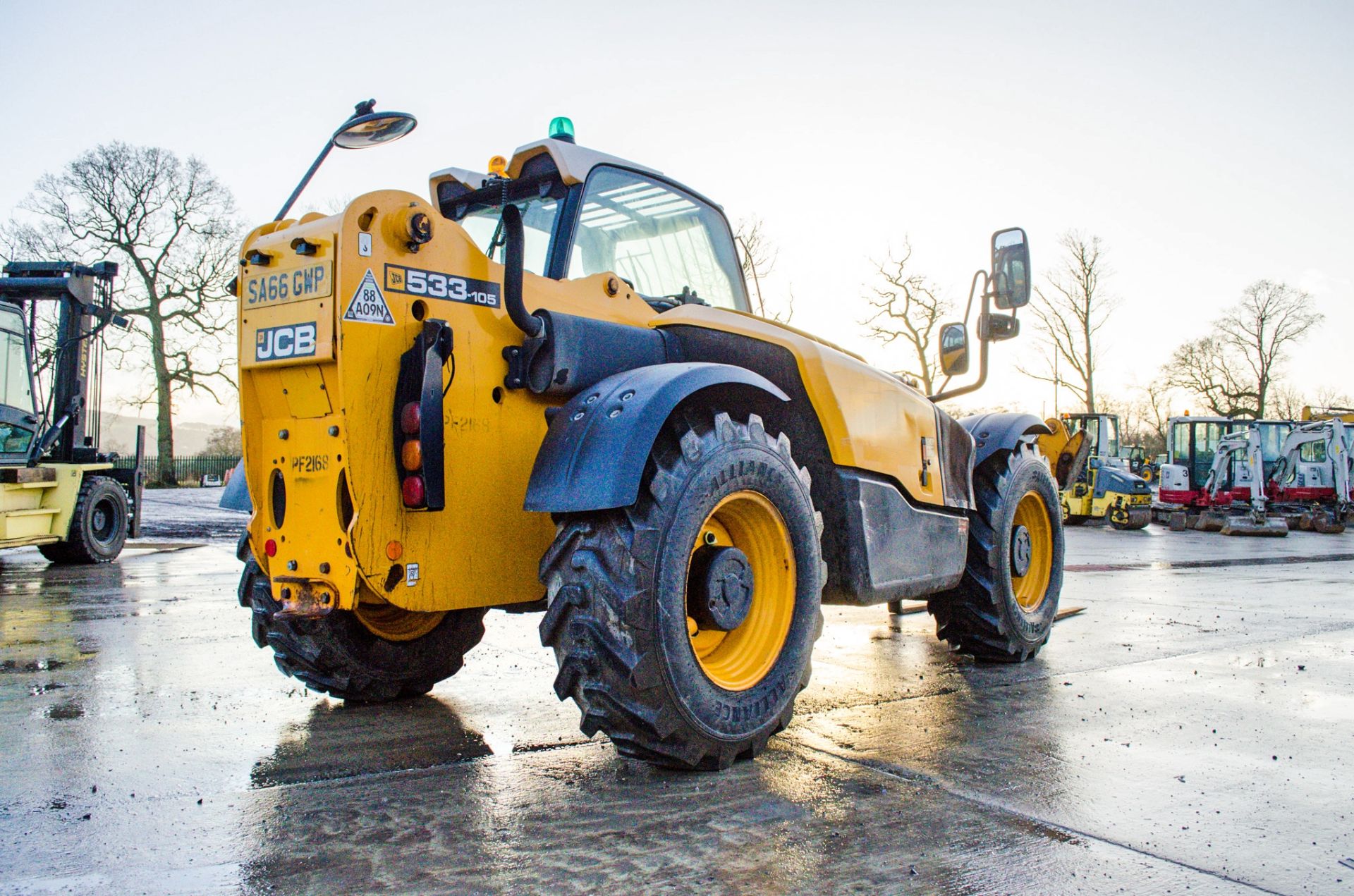 JCB 533-105 10.5 metre telescopic handler Year: 2016 S/N: 2464749 Recorded Hours: 2998 PF2168 - Image 3 of 23