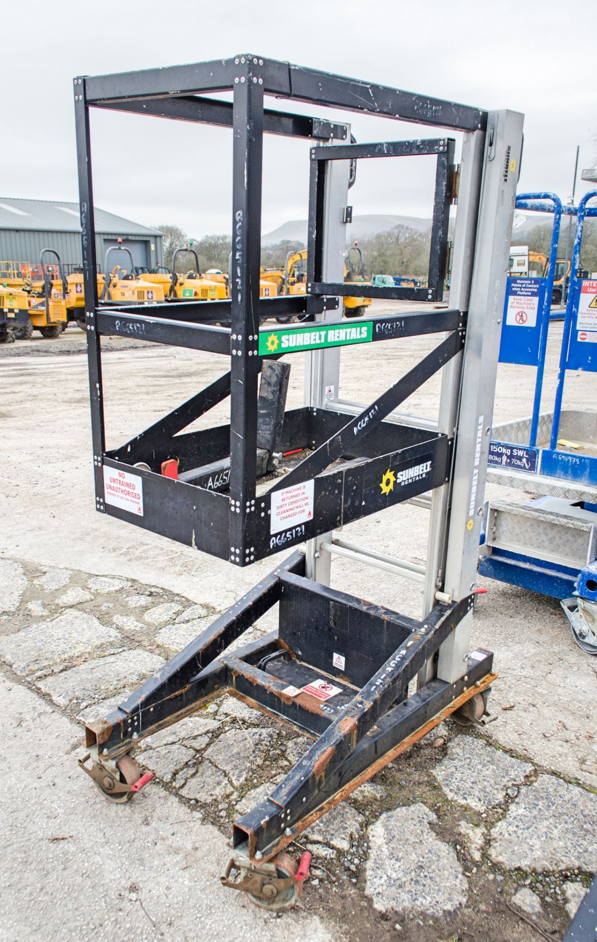 Monkey Tower Mini mobile manual access platform Year: 2015 S/N: M12014170 A665121