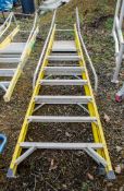 Clow 7 tread glass fibre framed aluminium step ladder A954358