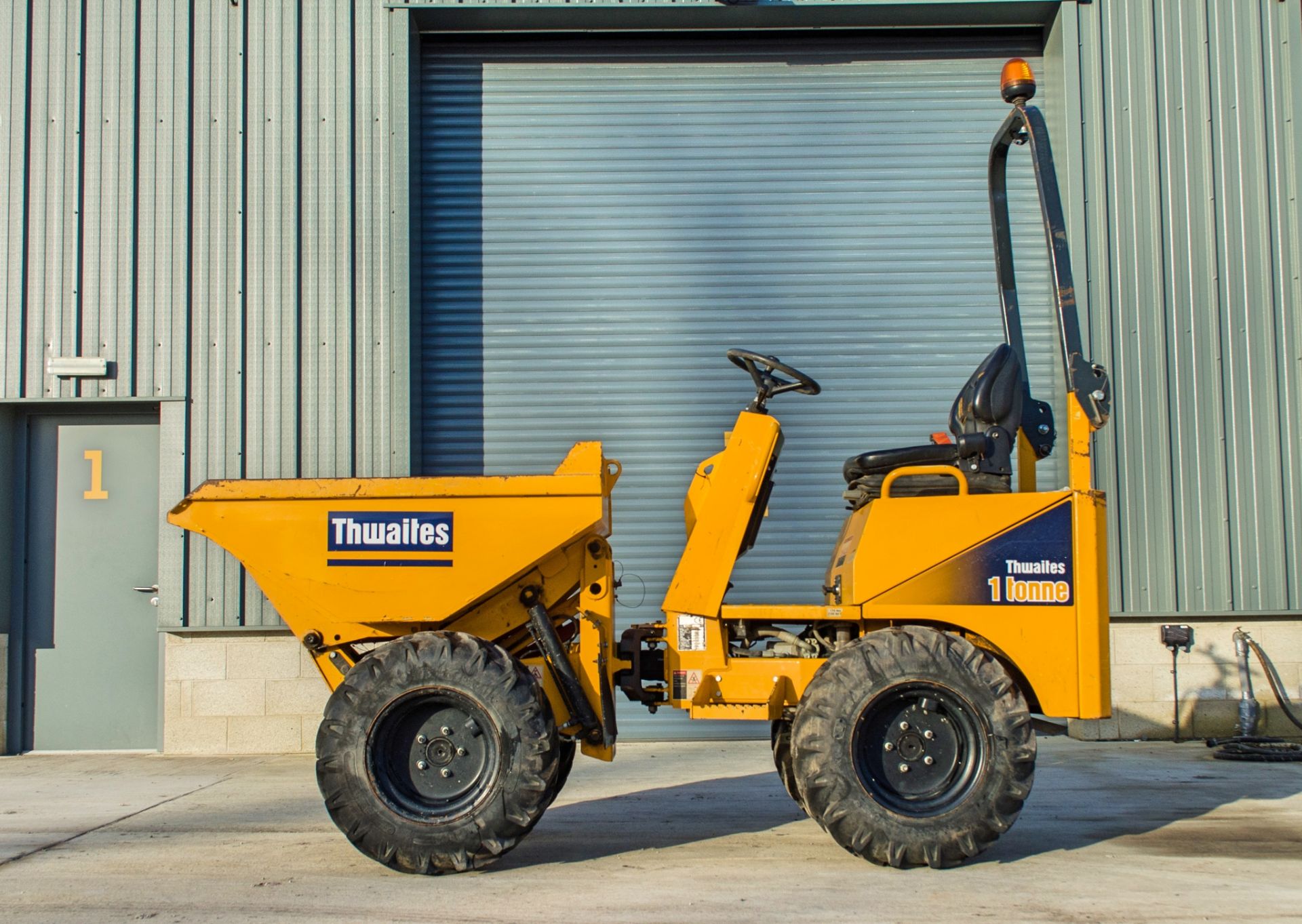 Thwaites 1 tonne hi-tip dumper Year: 2019 S/N: 1917E8187 Recorded Hours: 737 - Image 7 of 22