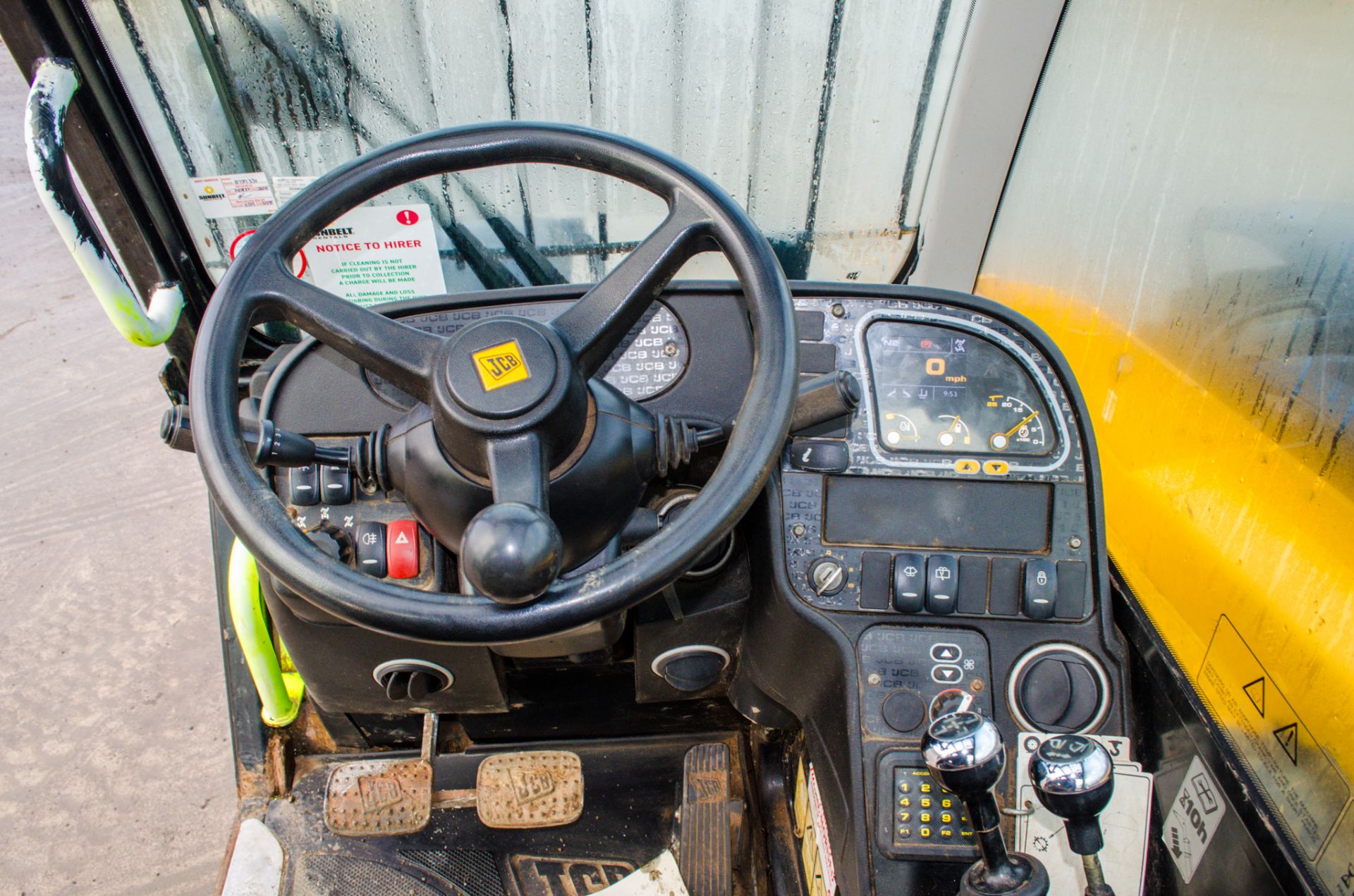 JCB 535-125 12.5 metre telescopic handler  Year: 2016 S/N: 461138 Recorded Hours: 2630 A727331 - Image 20 of 23