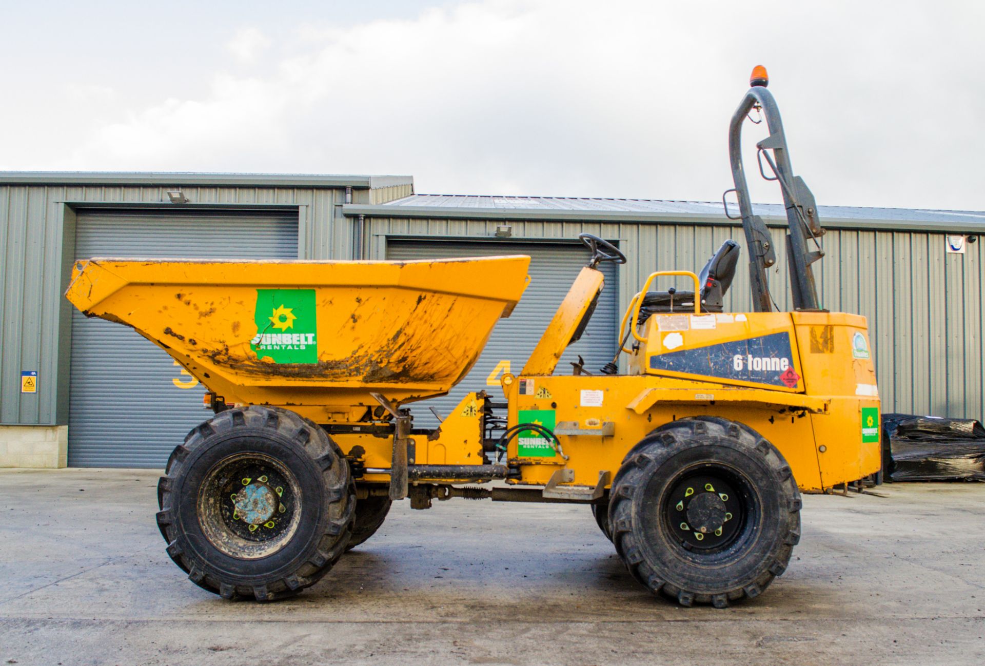 Thwaites 6 tonne swivel skip dumper Year: 2014 S/N: 1C6984 Recorded Hours: 2194 A634780 - Image 8 of 24