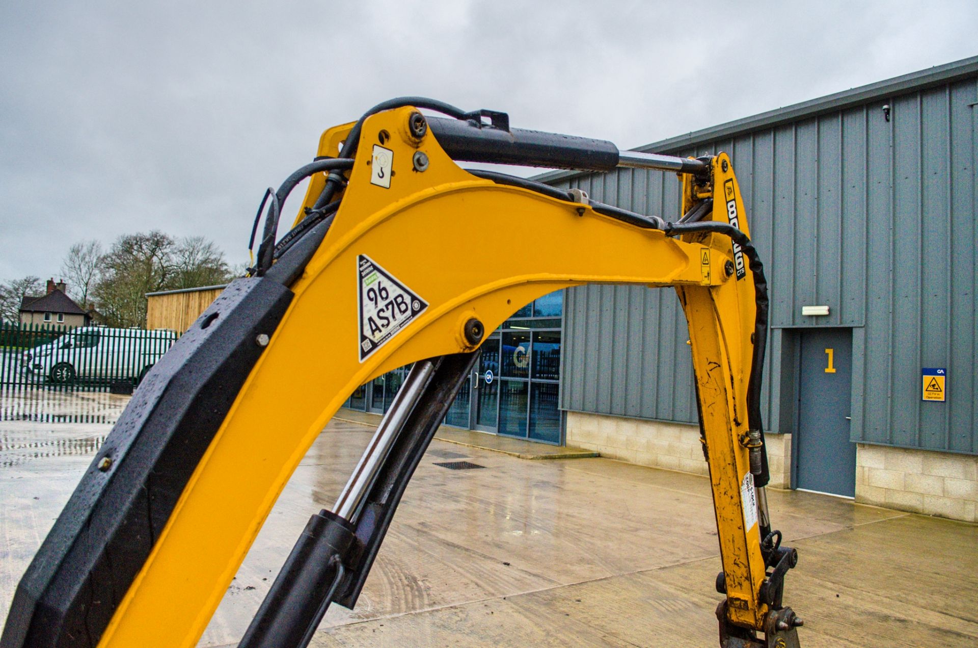 JCB 8026 CTS 2.6 tonne rubber tracked mini excavator Year: 2018 S/N: 2675344 Recorded Hours: 2346 - Image 11 of 23