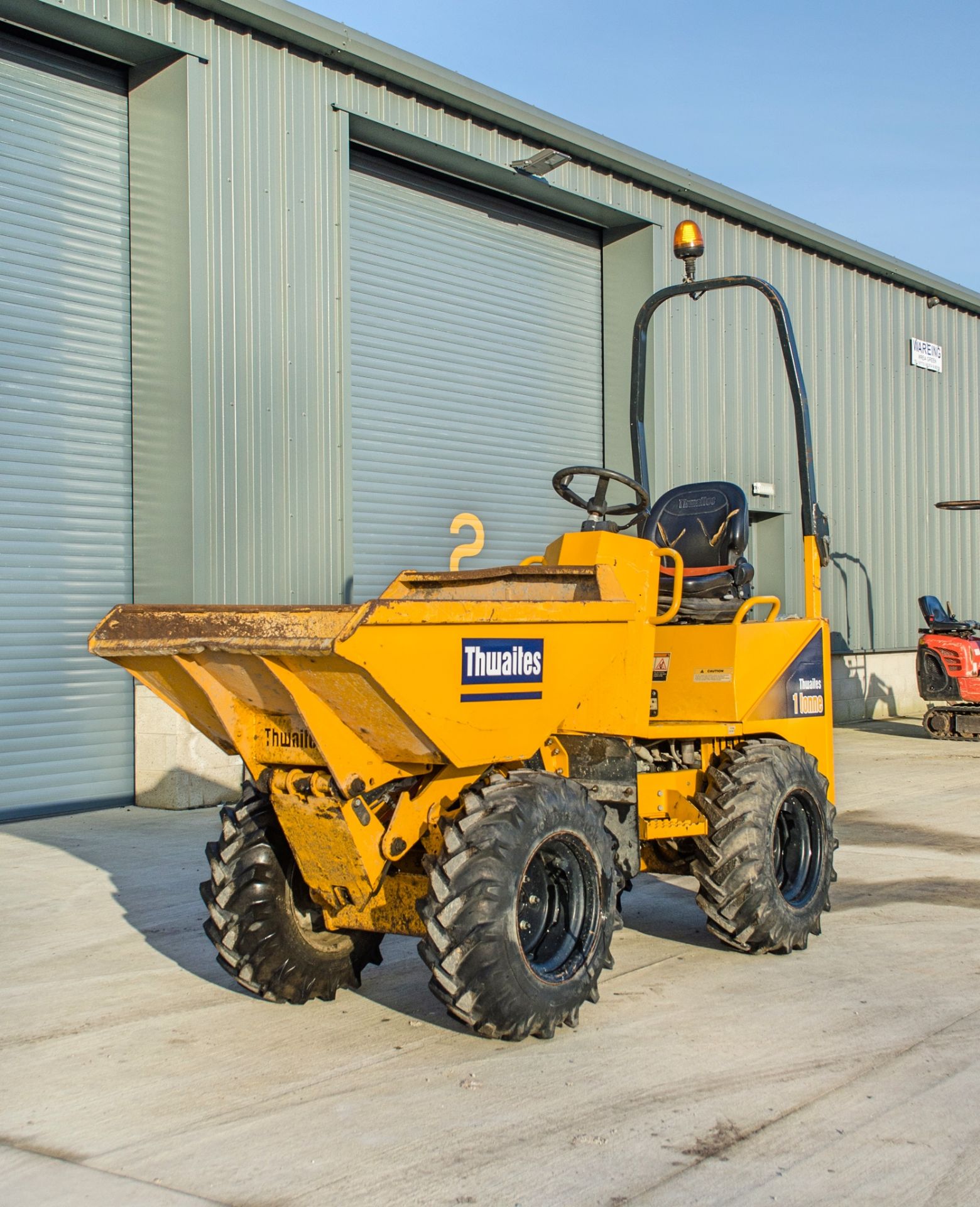 Thwaites 1 tonne hi-tip dumper Year: 2019 S/N: 1917E8187 Recorded Hours: 737