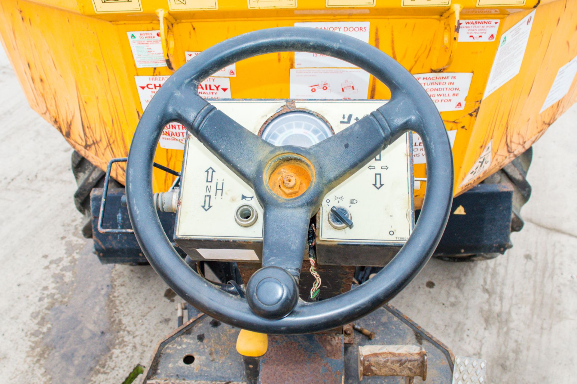 JCB 6T 6 tonne swivel skip dumper Year: 2015 S/N: FFRL8262  Recorded Hours: 1485 c/w V5 A677198 - Image 20 of 21