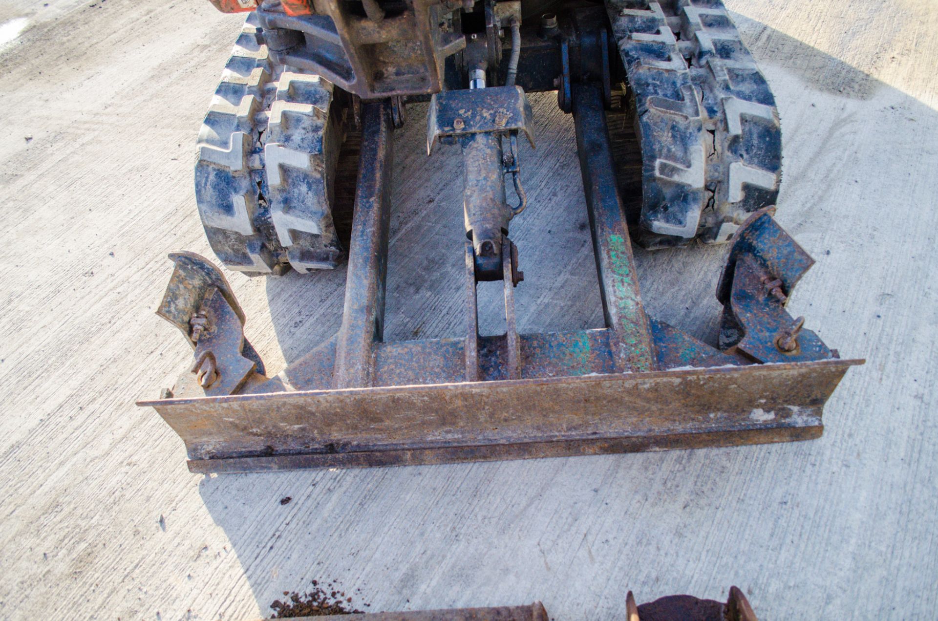 Kubota KX016-4 1.6 tonne rubber tracked mini excavator Year: 2014 S/N: 57579 Recorded Hours: 1952 - Image 17 of 23