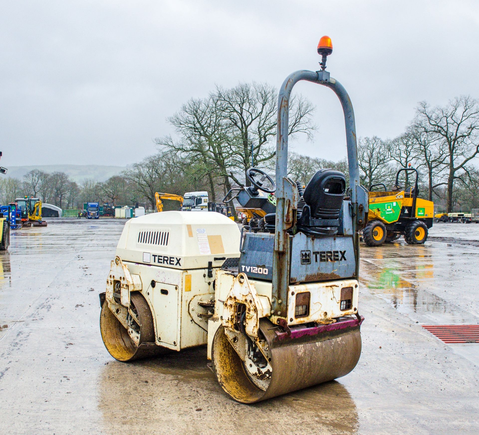 Terex TV1200 double drum ride on roller Year: 2008 S/N: 801CD050 Recorded Hours: 1319 ** No VAT on - Image 4 of 17