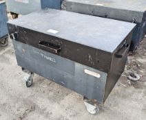 Steel tool store c/w keys TVW822