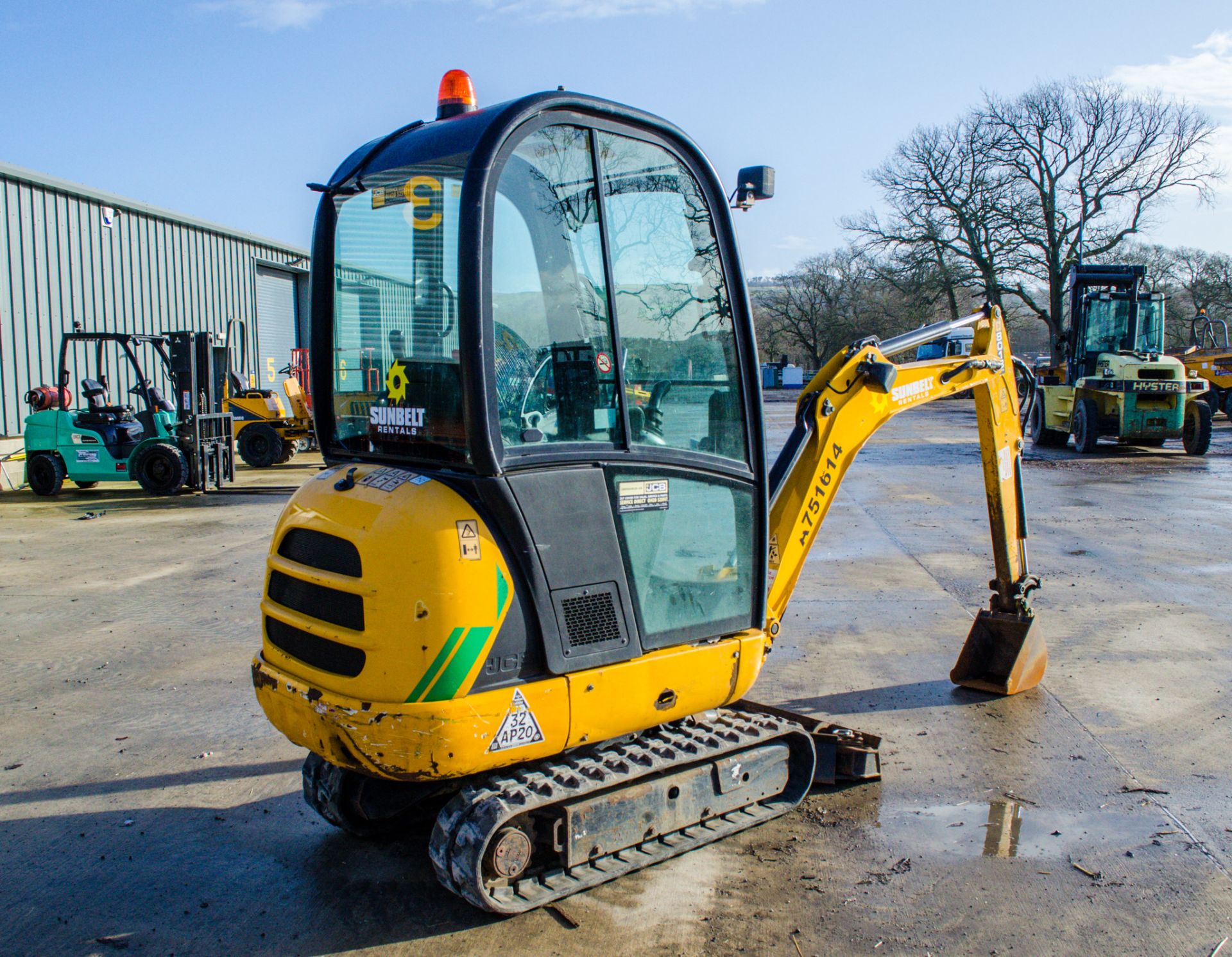 JCB 8018 CTS 1.8 tonne rubber tracked mini excavator Year: 2016 S/N: 97464 Recorded Hours: 1463 - Image 4 of 20