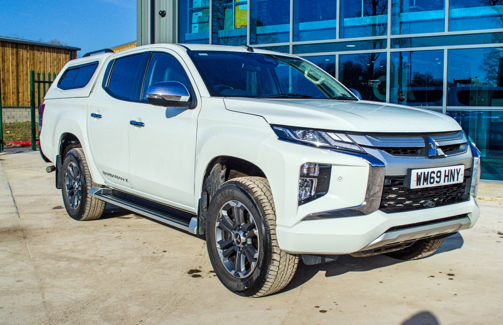 Mitsubishi L200 Barbarian Di-D 150 2.3 litre double cab pick up Registration Number: WM69 HNY Date - Image 2 of 36