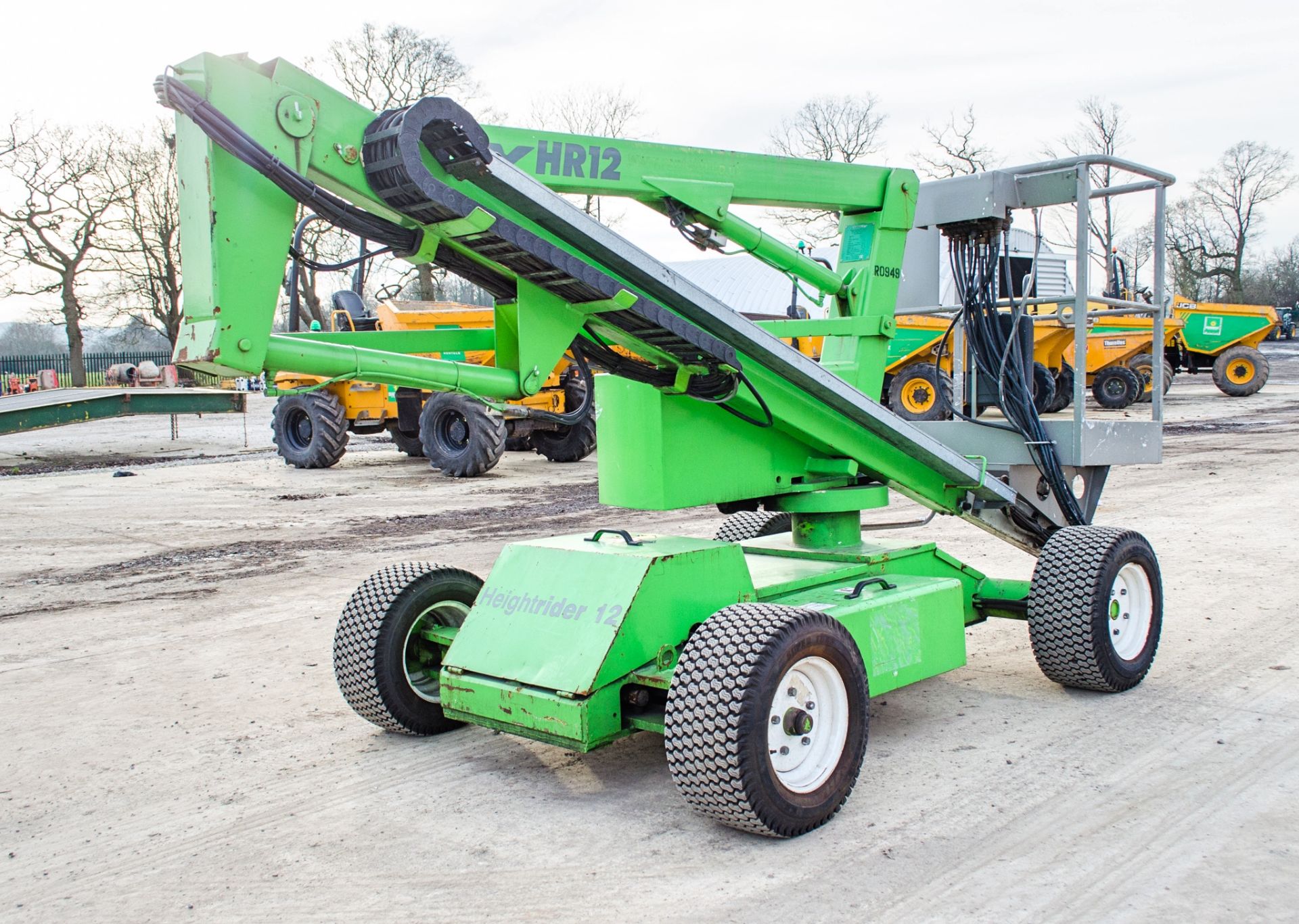 Nifty HR12 Heightrider battery electric/diesel articulated boom lift access platform Year: 2003 S/N: - Image 3 of 18