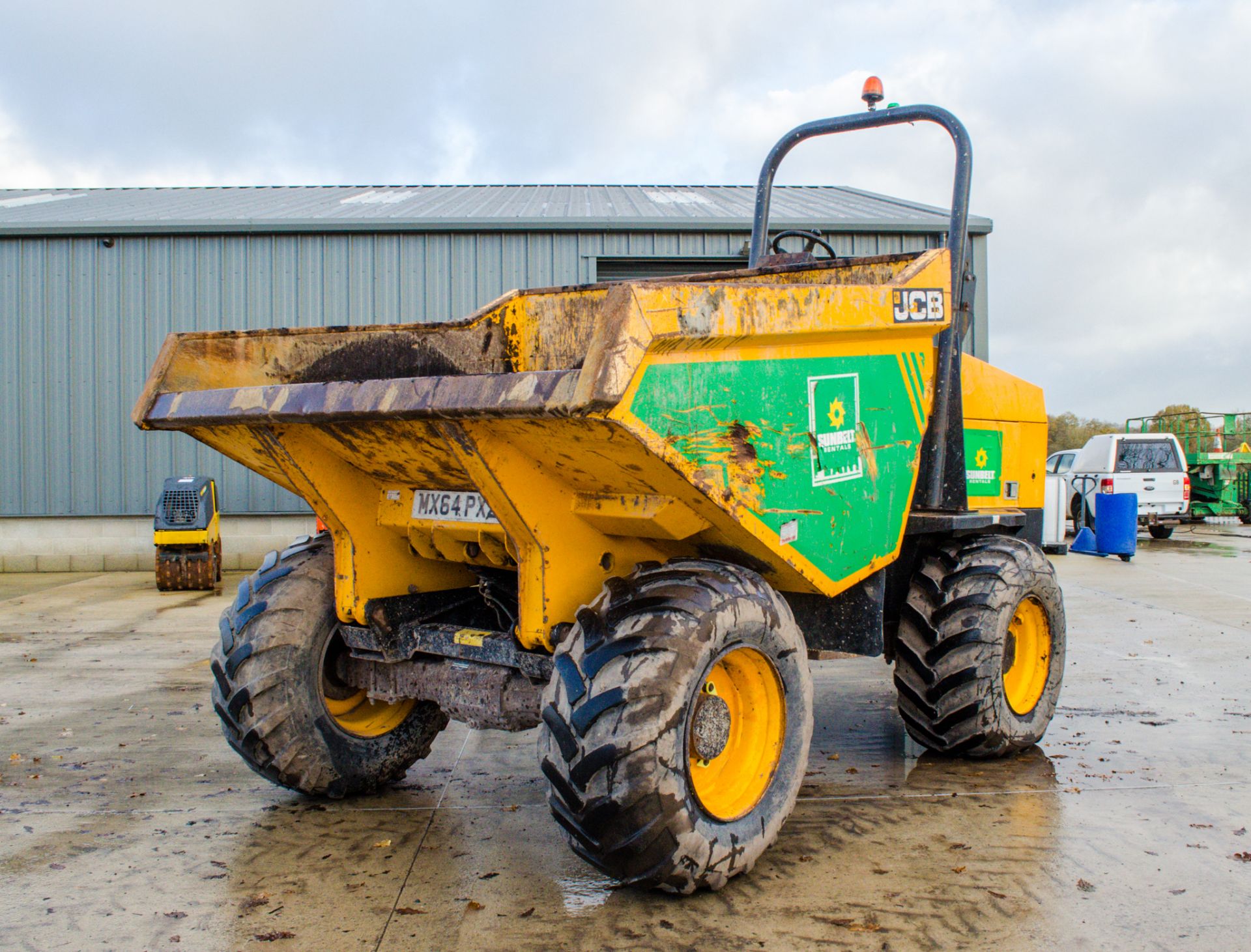 JCB 9T 9 tonne straight skip dumper Year: 2015 S/N: FRM8237  Recorded Hours: 2582 A681019