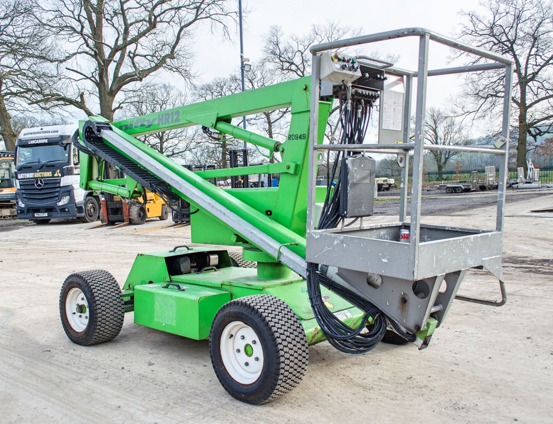 Nifty HR12 Heightrider battery electric/diesel articulated boom lift access platform Year: 2003 S/N: - Image 2 of 18