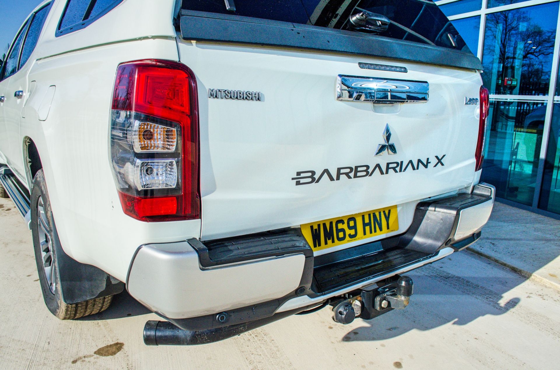 Mitsubishi L200 Barbarian Di-D 150 2.3 litre double cab pick up Registration Number: WM69 HNY Date - Image 14 of 36