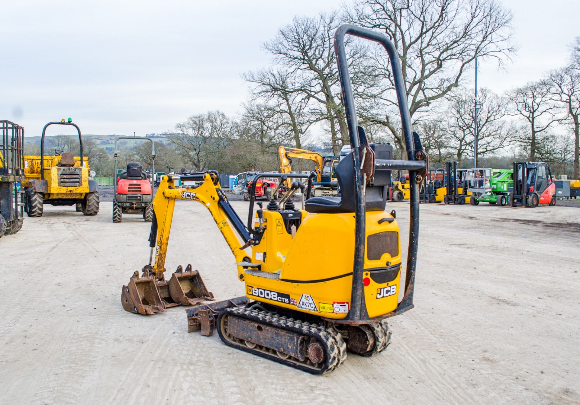 JCB 8008CTS 0.8 tonne rubber tracked mini excavator Year: 2014 S/N: 2410577 Recorded Hours: piped, - Image 3 of 22