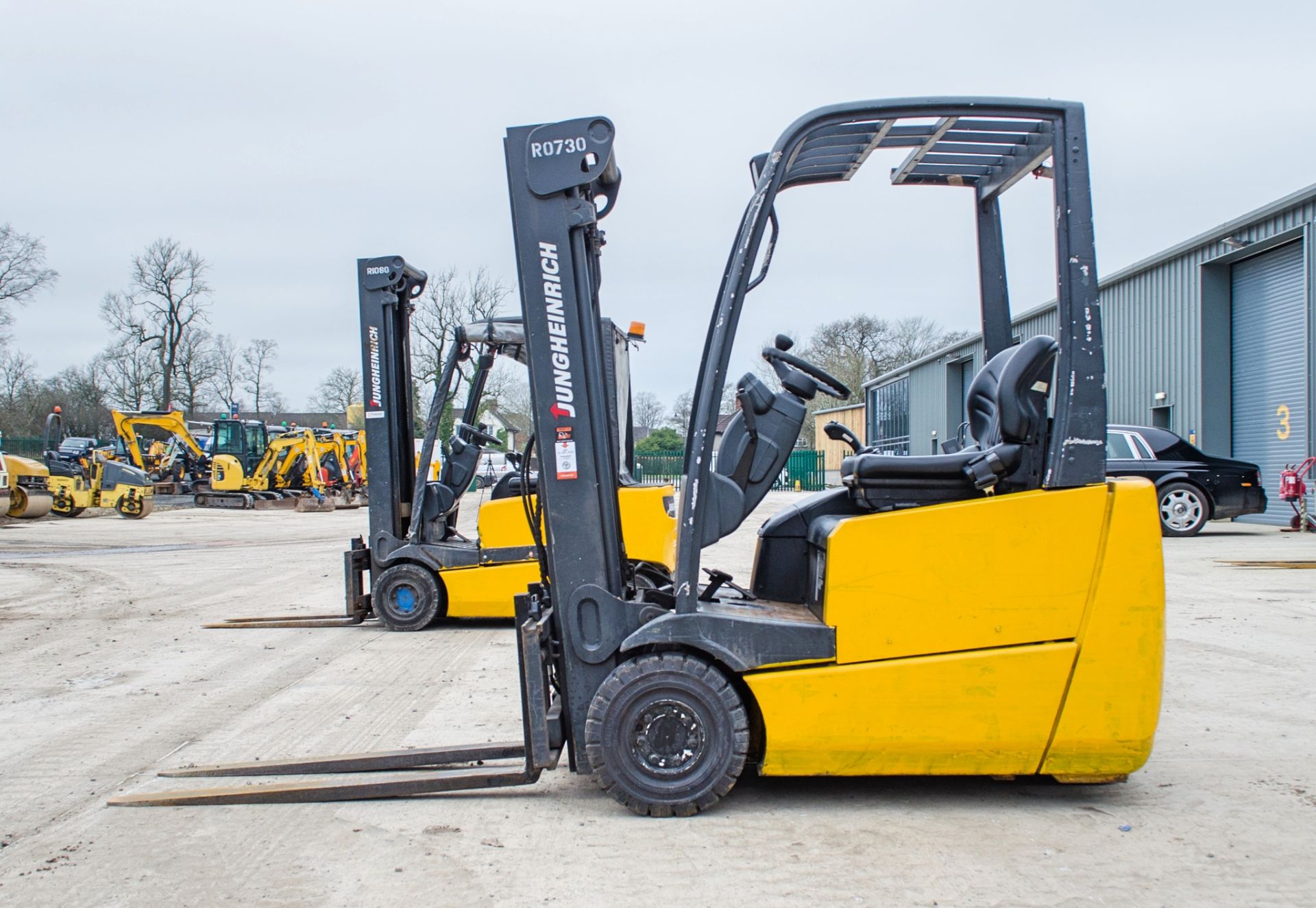 Jungheinrich EFGDF-13-4500DZ battery electric fork lift truck Year: 2001 S/N: 89918168 c/w battery - Image 7 of 14