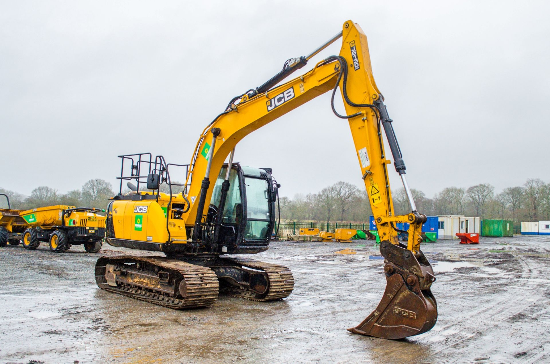 JCB JS130LC+ 13 tonne steel tracked excavator Year: 2015 S/N: 2441538 Recorded Hours: 3524 piped, - Image 2 of 24