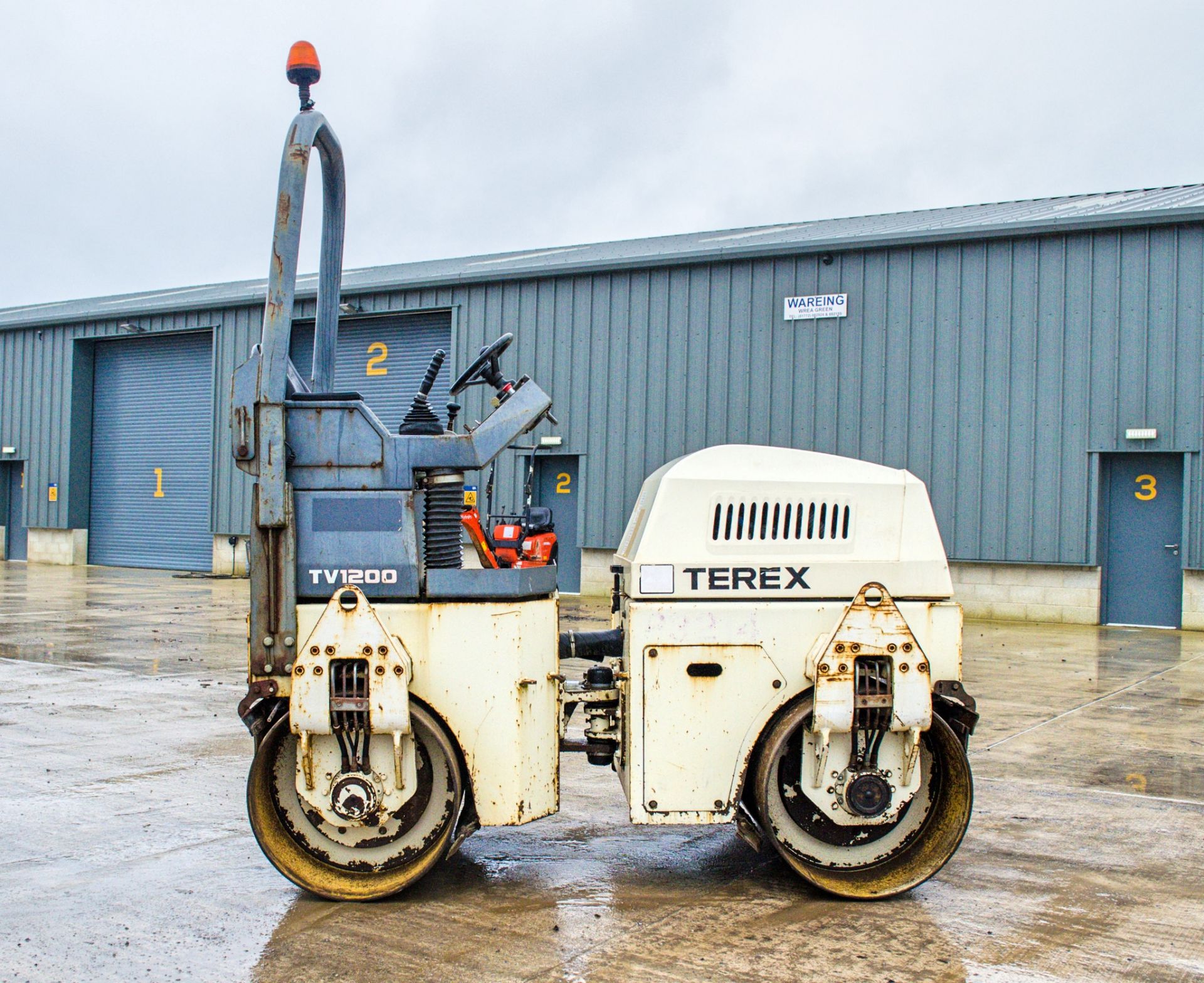 Terex TV1200 double drum ride on roller Year: 2008 S/N: 801CD050 Recorded Hours: 1319 ** No VAT on - Image 7 of 17