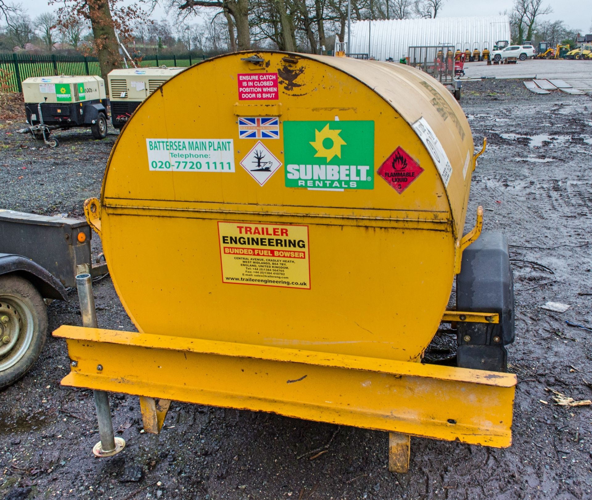 Trailer Engineering 950 litre fast tow bunded fuel bowser c/w manual pump, delivery hose and - Image 4 of 5