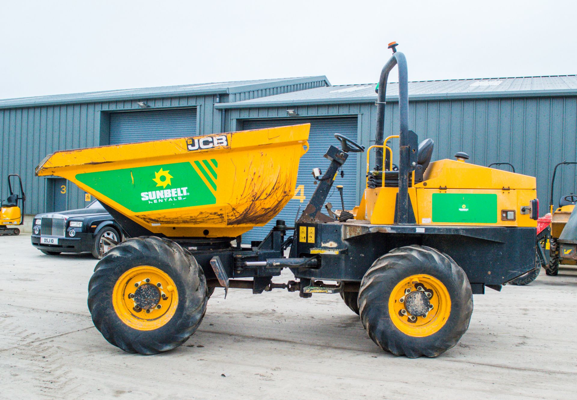 JCB 6T 6 tonne swivel skip dumper Year: 2015 S/N: FFRL8262  Recorded Hours: 1485 c/w V5 A677198 - Image 8 of 21