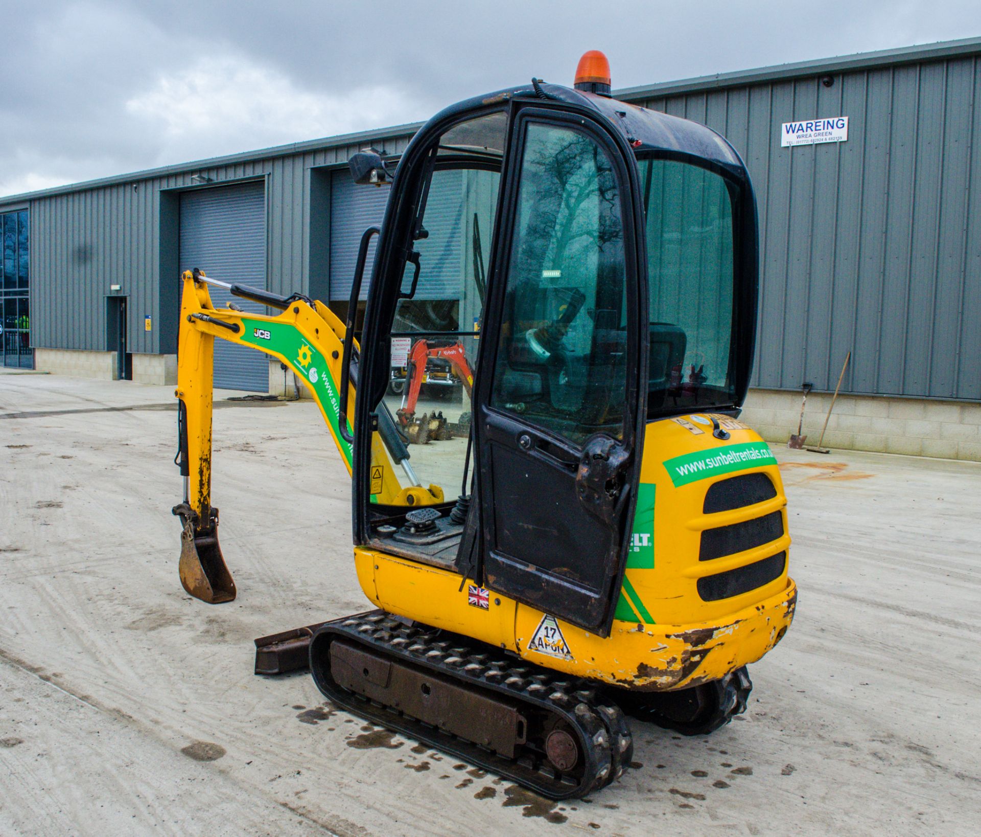 JCB 8018 CTS 1.8 tonne rubber tracked mini excavator Year: 2016  S/N: 2497621 Recorded Hours: 1992 - Image 4 of 22