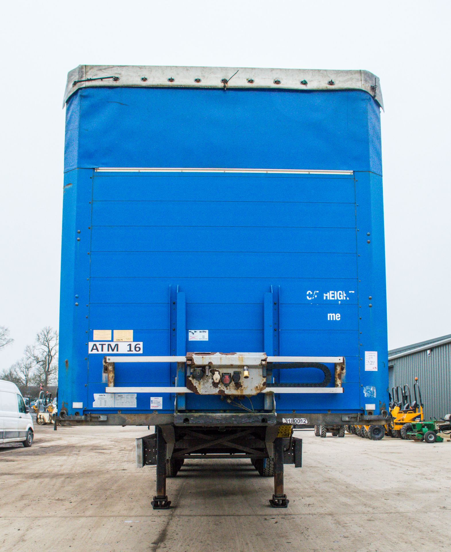 Schmitz Cargobull SCB S3T 13.6 metre tri-axle curtain side trailer Year: 2013 VIN: WSM00000003180012 - Image 5 of 26