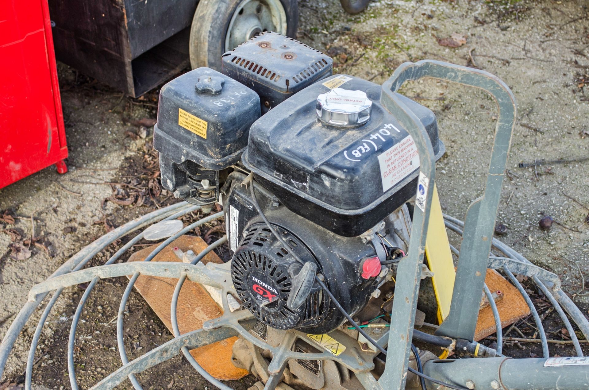 Wacker Neuson petrol driven power float PF138 - Image 3 of 3