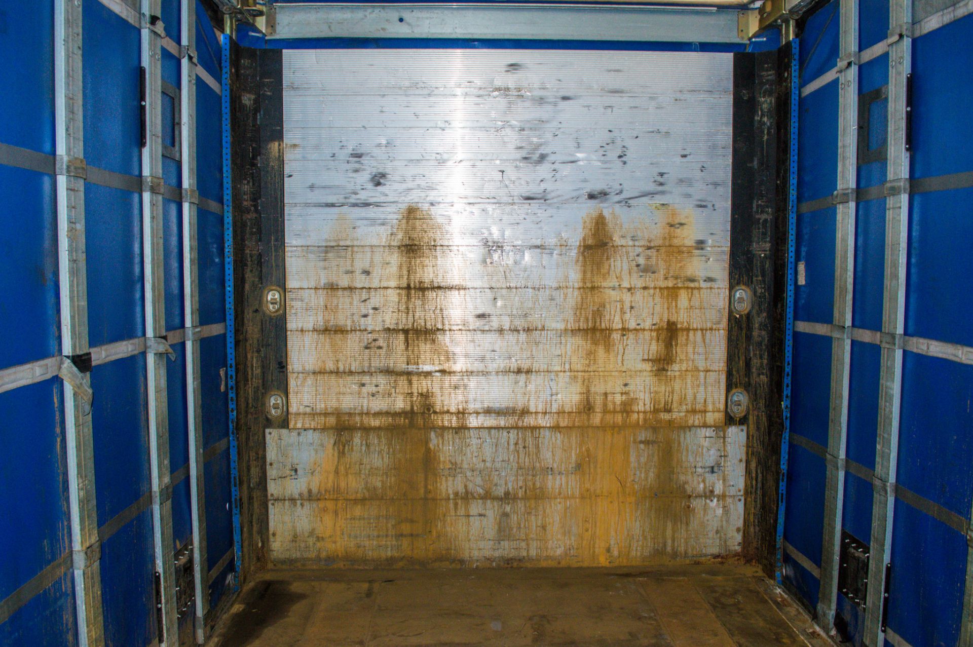 Schmitz Cargobull SCB S3T 13.6 metre tri-axle curtain side trailer Year: 2013 VIN: WSM00000003180012 - Image 23 of 26