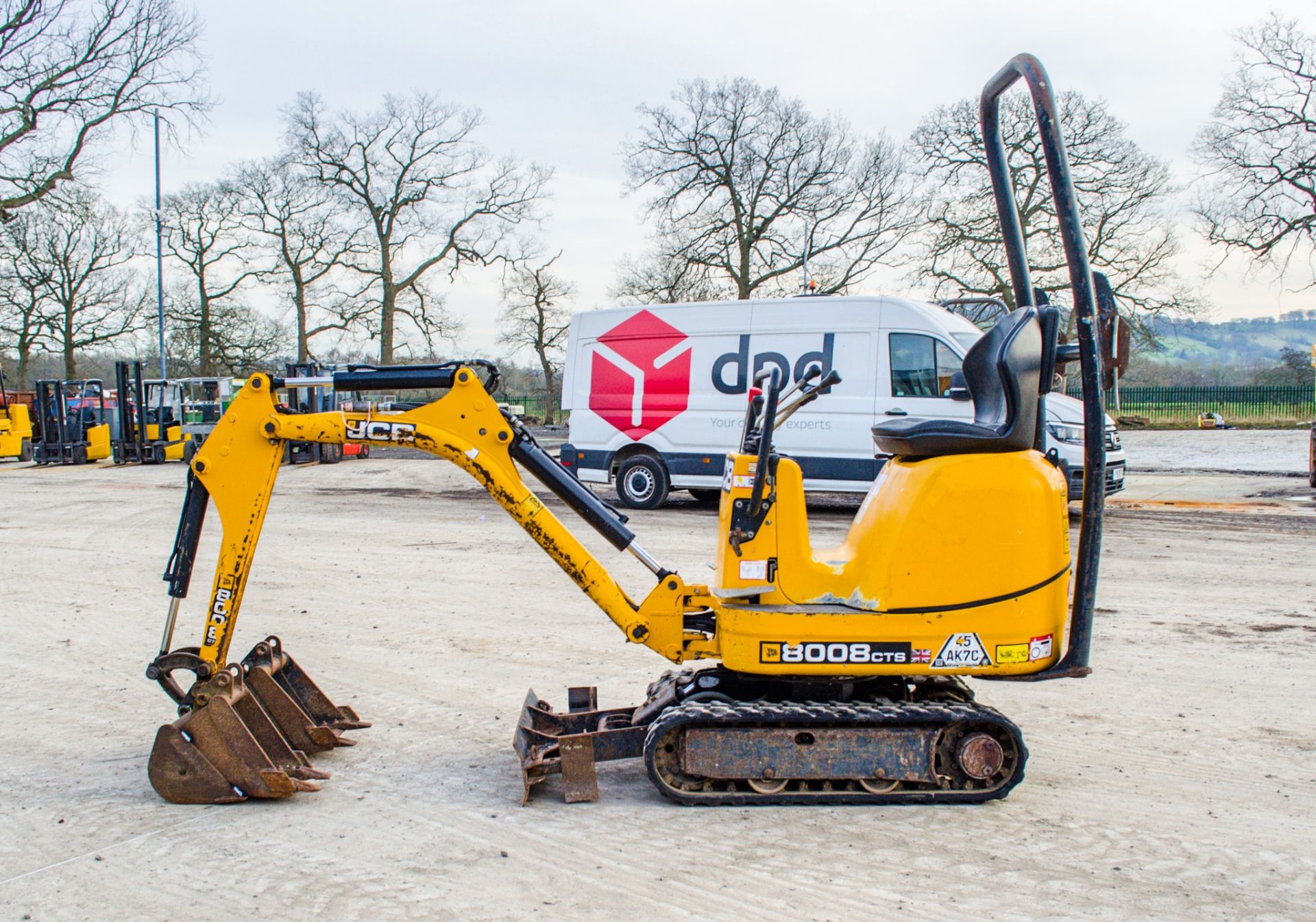 JCB 8008CTS 0.8 tonne rubber tracked mini excavator Year: 2014 S/N: 2410577 Recorded Hours: piped, - Image 8 of 22