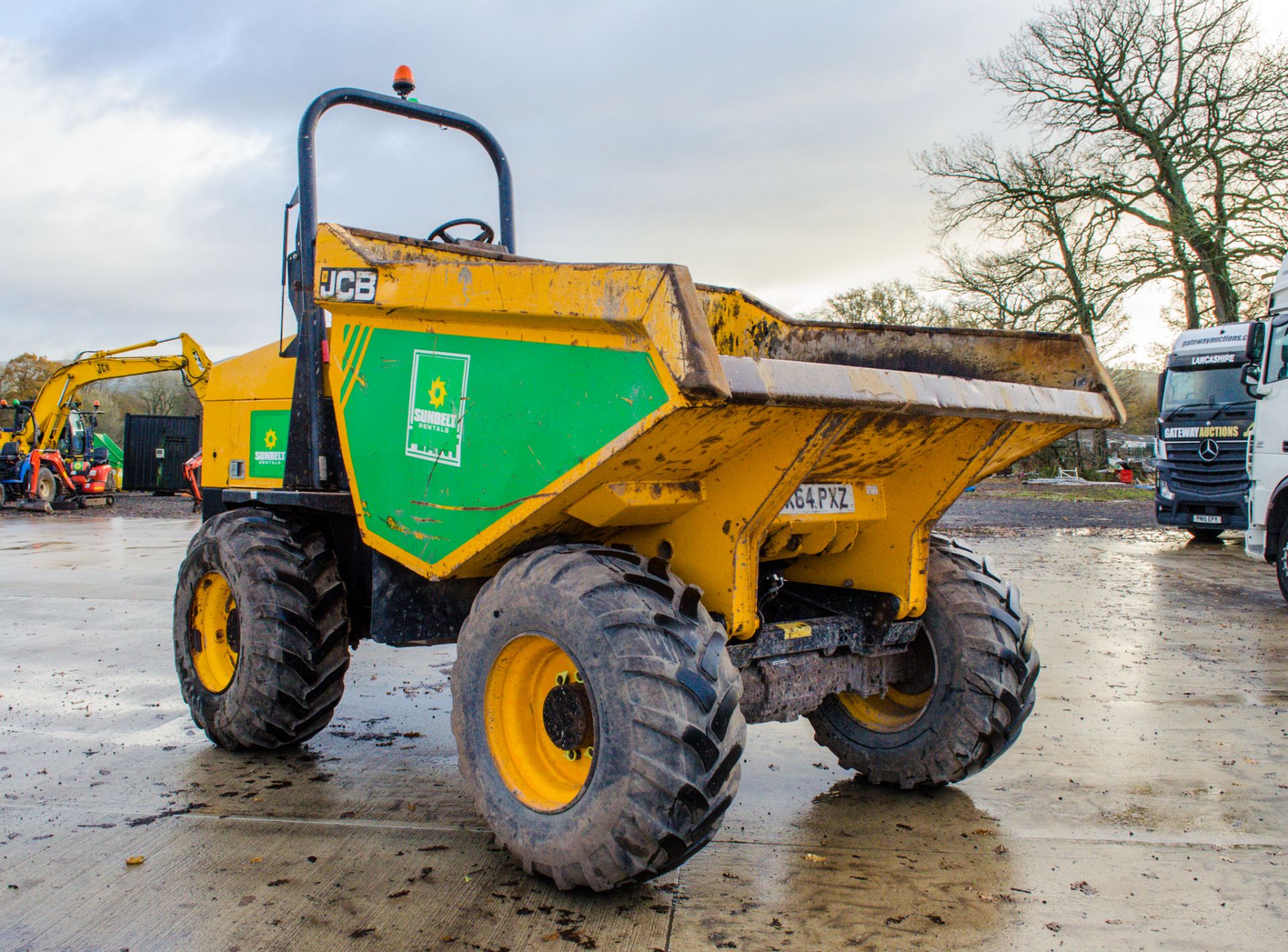 JCB 9T 9 tonne straight skip dumper Year: 2015 S/N: FRM8237  Recorded Hours: 2582 A681019 - Image 2 of 20