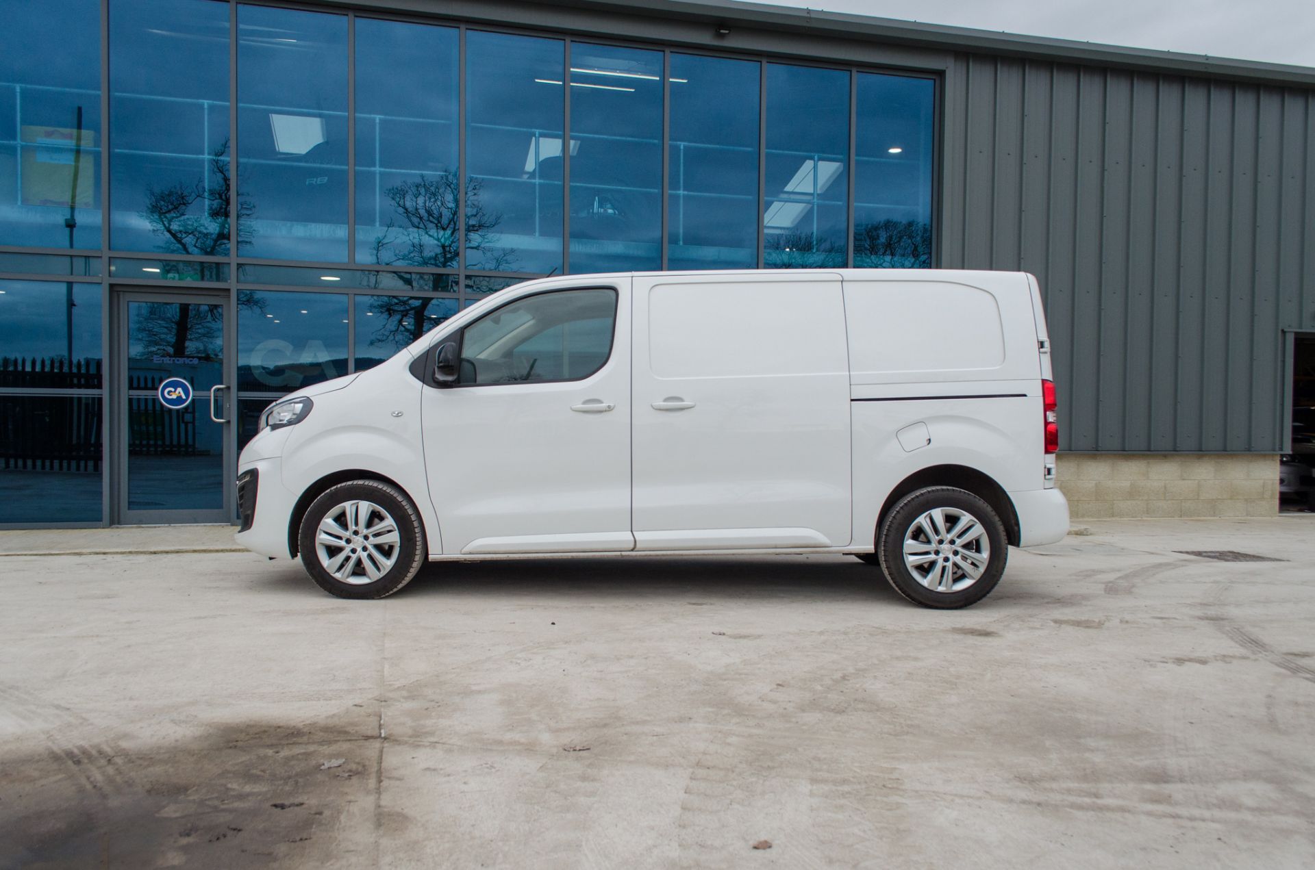 Peugeot Expert Asphalt Premium 2.0 HDi panel van Registration Number: OV22 FWZ Date of Registration: - Image 8 of 31