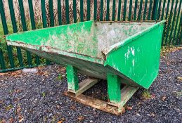 Invicta auto lock tipping skip ** No VAT on hammer but VAT will be charged on buyer's premium **