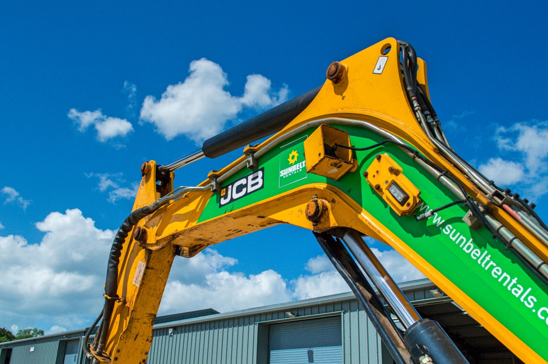 JCB 85Z-1 eco 8.5 tonne rubber tracked midi excavator Year: 2015 S/N: 2249121 Recorded Hours: 3883 - Image 9 of 20