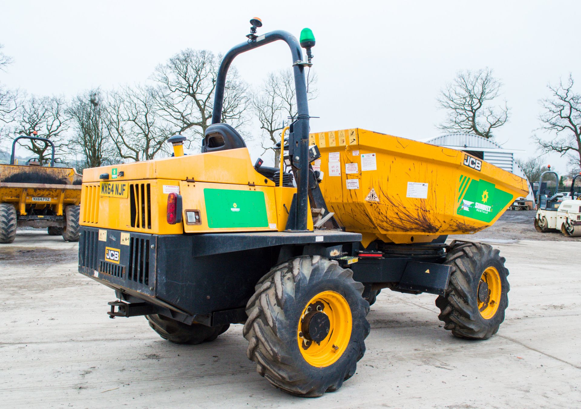 JCB 6T 6 tonne swivel skip dumper Year: 2015 S/N: FFRL8262  Recorded Hours: 1485 c/w V5 A677198 - Image 3 of 21