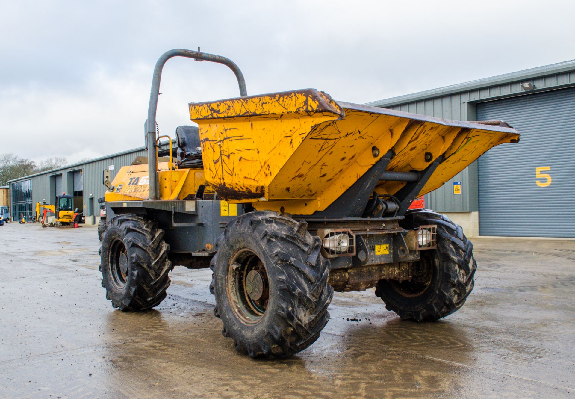 Terex TA6 6 tonne swivel skip dumper Year: 2012 S/N: 74173493 Recorded Hours: 3041 - Image 2 of 22